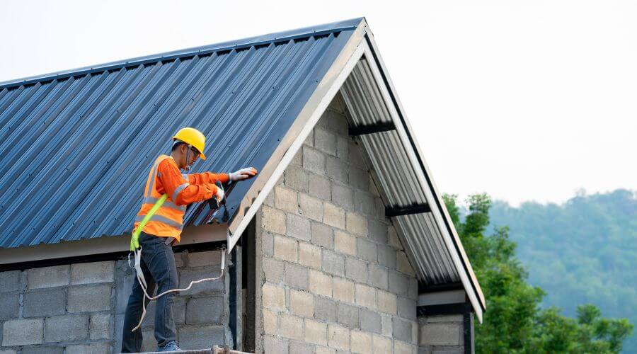 Professional gutter cleaning in Sunbright, TN